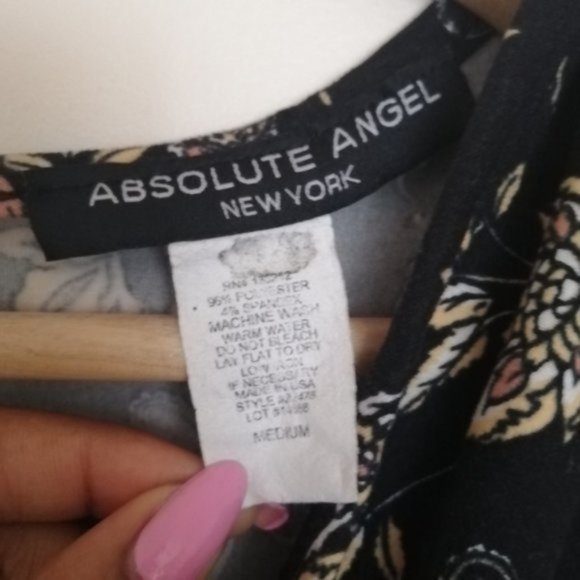 Absolute Angel Black Wide V-neck Floral Crop Top - Picture 2 of 6